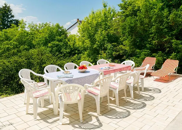 Dahlia By Interhome *